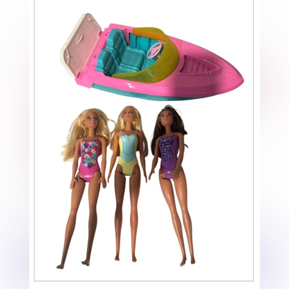 BARBIE DOLL Speedboat Playset with Pink Boat and 3 Barbie's
